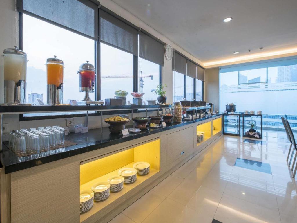 Hotel 88 Grogol By Wh Jakarta Eksteriør billede