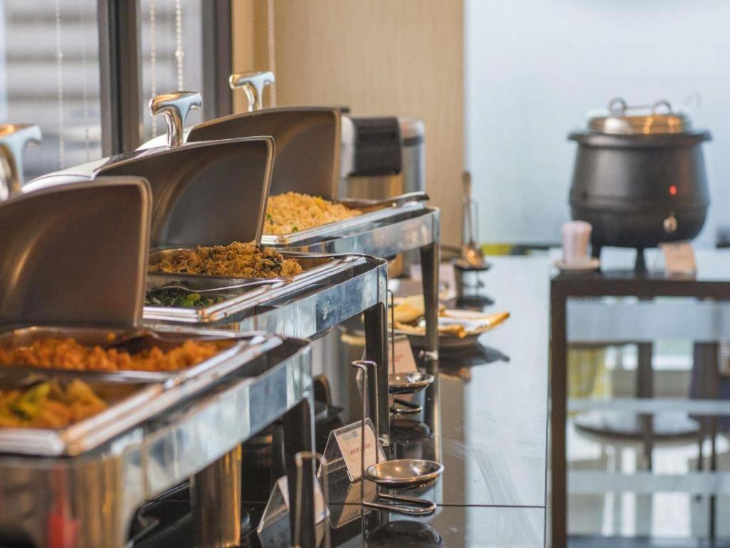 Hotel 88 Grogol By Wh Jakarta Eksteriør billede