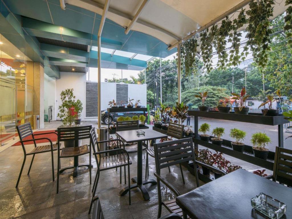 Hotel 88 Grogol By Wh Jakarta Eksteriør billede